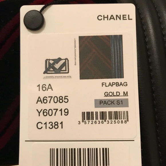 🚨SOLD🚨 CHANEL Boy Flap Bag - Picture 8 of 8